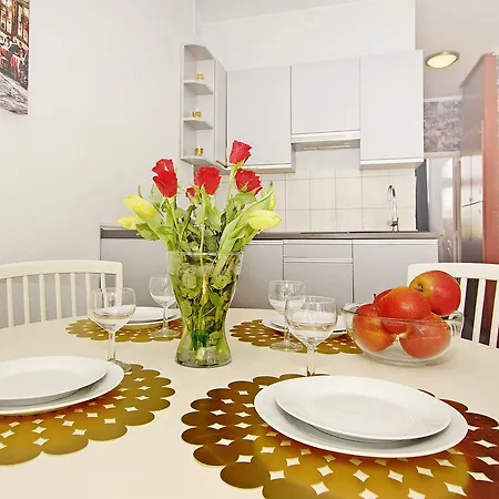 Starogdanski 51 公寓